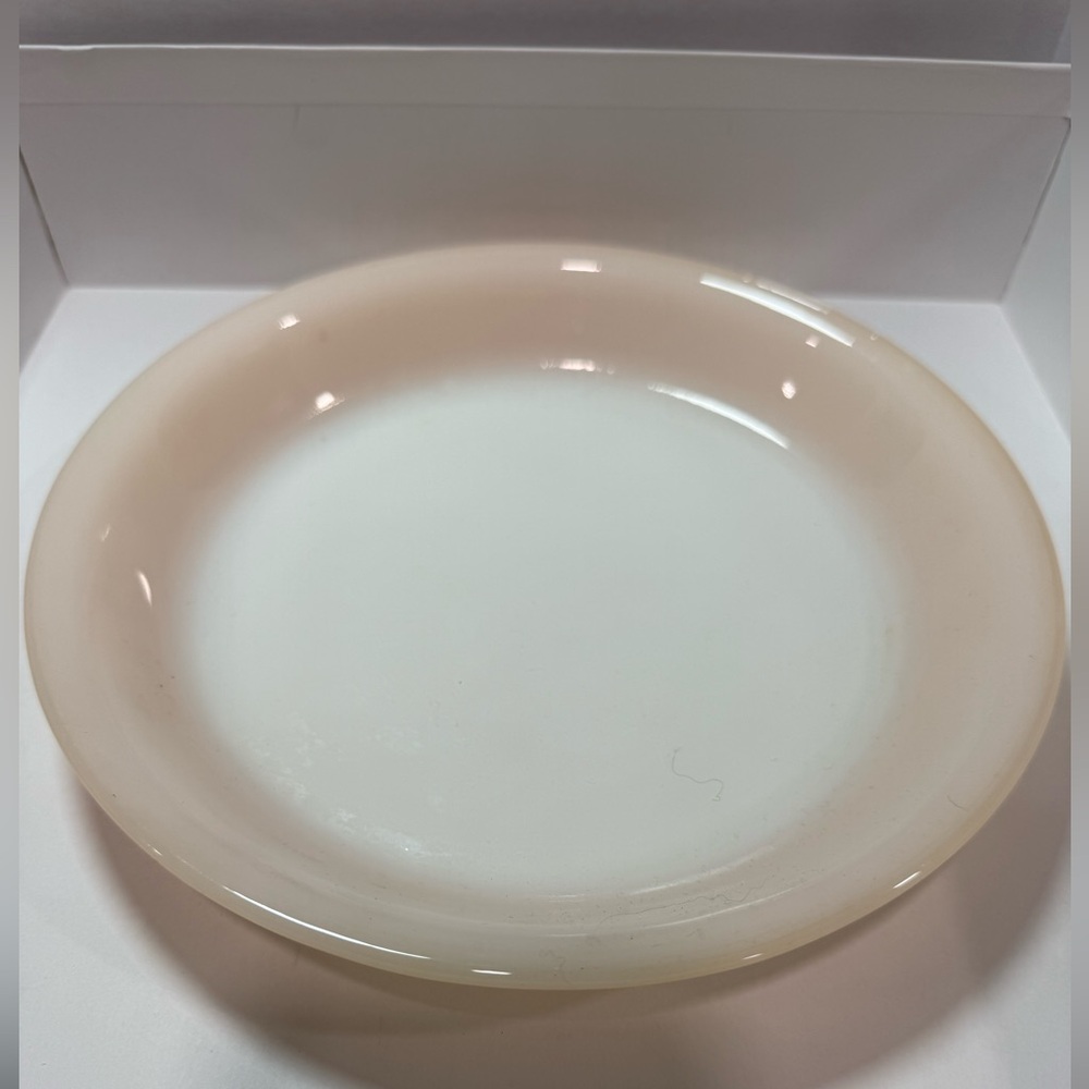 Vintage Fire-King Ivory Peach Lustre 9” Plate – Oven Ware 460 USA
